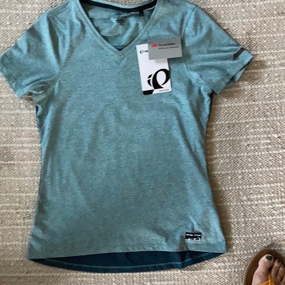 Pearl Izumi bike shirt size medium